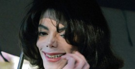 FOTO // Sosia lui Michael Jackson. Cum arată bărbatul, care seamănă leit cu starul pop